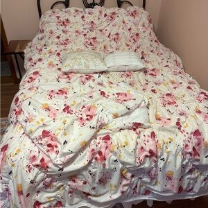 Elegant Floral Duvet Set - White, Pink, and Yellow